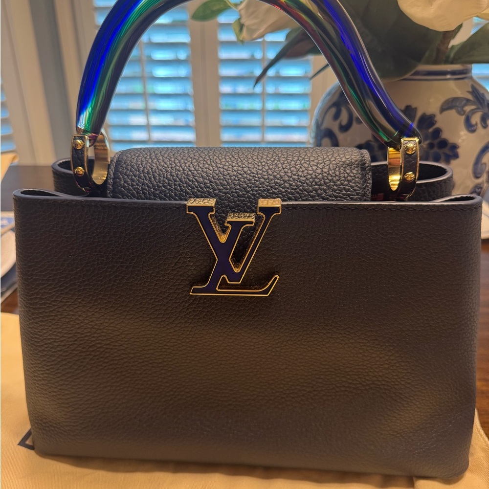 Louis Vuitton Capucines MM